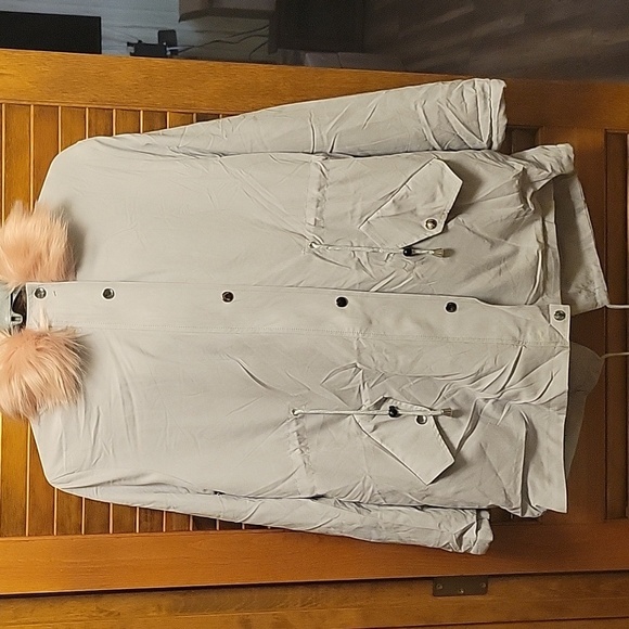 Women's Gray Coat Pink Fur Trim 23" Underarm x 24: Hip x 29" Shoulder/Hem 2xl - Picture 10 of 11